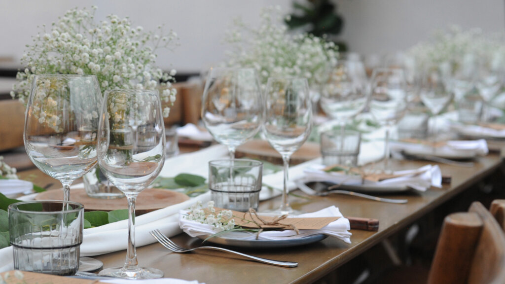 Hero-Events Beautiful table setting for private party dinner